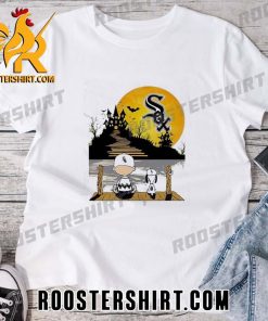Quality Peanuts Snoopy Charlie Brown Chicago White Sox Sitting Under Moon Halloween Unisex T-Shirt